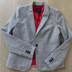 Banana Republic / Black & white houndstooth blazer / Size 6 classic fit